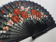 Cargar imagen en el visor de la galería, Modelo Nevia ( abanico de bolso)